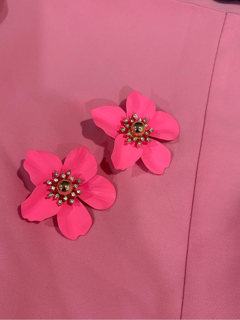 Lilly Pulitzer- Oversized Orchid Stud Earrings- Aura Pink- used once